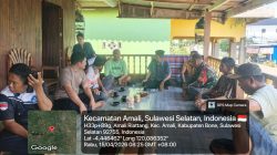 Pererat Silaturahmi, Babinsa Ulaweng Kodim 1407/Bone Gelar Komsos Bersama Warga Inrelleng Di Desa Amaliriattang