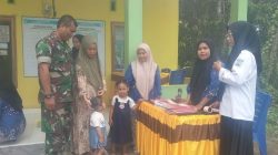 Kawal Kesehatan Generasi Bangsa, Babinsa Koramil 1407-13/Sibulue Dampingi Layanan Posyandu Di Desa Cinnong