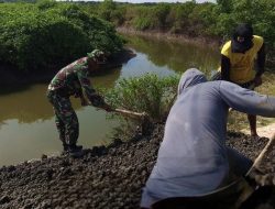 Permudah Akses Warga, Babinsa Koramil 1407-13/Sibulue Kodim Bone Bantu Pembangunan Jalan Setapak Di Desa Bulie