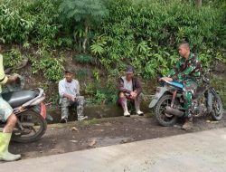 Pererat Silaturahmi, Babinsa Koramil 1407-20/Bontocani Manfaatkan Waktu Luang Dengan Komsos Di Wilayah Binaan