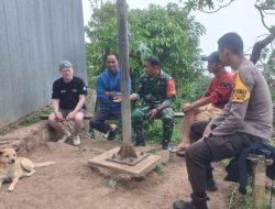 Ajak Warga Jaga Lingkungan, Babinsa Koramil 1407-08/Lamuru Sosialisasi Kamtibmas Lewat Komsos