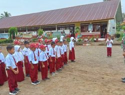 Membentuk Generasi Tangguh, Babinsa Koramil 1407-19/Kahu Kodim Bone Berikan Materi PBB Di Maddanrengpulu