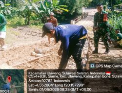 Terus Berlanjut, Babinsa Koramil 1407-21/Palakka Dan Warga Kebut Perbaikan Jalan Desa Siame