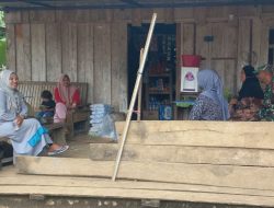 Wujud Nyata Bakti Satuan Teritorial, Babinsa Koramil 10/Ponre Kodim 1407/Bone Sambangi Pemukiman Warga