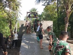 Masuki Tahap Krusial, Personel Kodim 1407/Bone Fokus Pasang Tali Sling Baja Jembatan Perintis Garuda