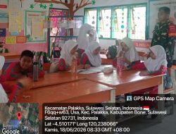Suntik Semangat Cinta Tanah Air, Babinsa Palakka Kodim 1407/Bone Sambangi Siswa SDN 28 Usa
