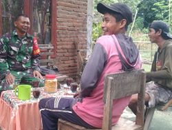 Dengar Aspirasi Rakyat, Babinsa Koramil 18/Kajuara Kodim 1407/Bone Duduk Bareng Warga Desa Polewali