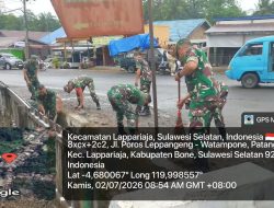Jaga Kebersihan Markas, Babinsa Koramil 1407-09/Lapri Laksanakan Pembersihan Lingkungan Kantor