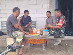 Menjalin Silaturahmi, Babinsa Koramil 02/Dua Boccoe Kodim 1407/Bone Laksanakan Komsos Dengan Warga Binaan