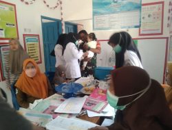 Wujud Kepedulian Kesehatan Masyarakat, Babinsa Koramil 1407-18/Kajuara Dampingi Pelaksanaan Posyandu Desa Abbumpungeng