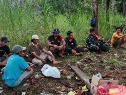 Pererat Silaturahmi Dengan Warga, Babinsa Koramil 1407-08/Lamuru Gelar Komsos Di Desa Mattampa Walie