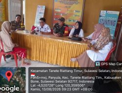 Babinsa Kodim Bone Koramil 1407-07/Tanete Riattang Gelar Komsos Bersama Staf Kelurahan Dan Warga