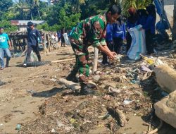 Babinsa Koramil 1407-16/Tonra Bersama Warga dan PKK Bersihkan Pantai, Wujudkan Lingkungan Pesisir yang Bersih