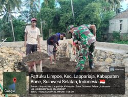 Wujud Kepedulian, Babinsa Lapri Kodim 1407/Bone Bantu Pembangunan Rumah Warga