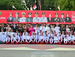 Upacara Penurunan Bendera Merah Putih Warnai Akhir Peringatan HUT Ke 81 Republik Indonesia