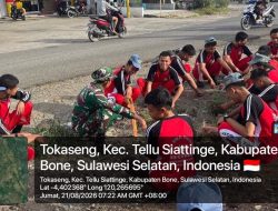 Babinsa Koramil Tellusiatinge Kodim 1407/Bone Bersama Guru Dan Siswa Gelar Karya Bakti di Sekolah