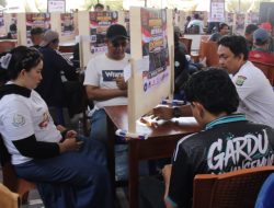 Tak Pandang Gender, Puluhan Perempuan Ikut Adu Strategi Di Turnamen Domino HUT TNI Ke 81 Di Bone