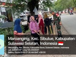 Peduli Lingkungan, Babinsa Koramil Sibulue Kodim 1407/Bone Bersama Warga Bersihkan Jalan & Saluran Air
