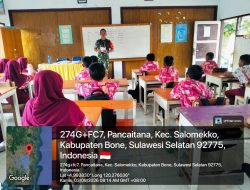 Peduli Pendidikan Generasi Muda, Babinsa Salomekko Kodim 1407/Bone Bantu Siswa Belajar Membaca, Menulis & Berhitung