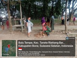 Babinsa Tanete Riattang Bersama Warga Gotong Royong Bersihkan Kanan-Kiri Jalan Di Terminal Petta Ponggawae