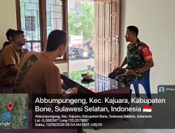 Perkuat Sinergi di Wilayah Binaan, Babinsa Koramil Kajuara Kodim 1407/Bone Aktif Jalin Komsos Bersama Kepala Dusun
