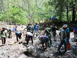 Warga Tungke Antusias, Karya Bakti HUT Ke 81 TNI Hadirkan Bendungan Untuk Petani