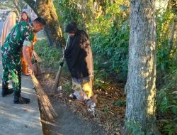 Babinsa Koramil Awangpone Kodim 1407/Bone Dan Warga Bersinergi, Wujudkan Jalan Desa Kading Yang Bersih Dan Nyaman