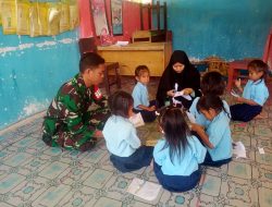 Babinsa Koramil Ponre Kodim 1407/Bone Hadir Beri Inspirasi, Siswa TK Desa Mattampae Diajak Rajin Belajar
