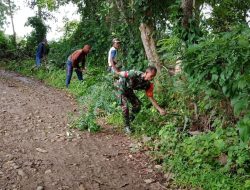 Bahu Membahu Bersihkan Jalan, Babinsa Koramil Lapri Kodim 1407/Bone Dan Warga Selli Hidupkan Semangat Gotong Royong