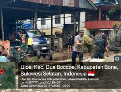 Peduli Kebersihan Lingkungan, Babinsa Ramil Dua Boccoe Kodim Bone Dan Warga Kompak Bersihkan Selokan Permukiman