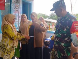 Bersama Masyarakat Wujudkan Balita Sehat, Babinsa Ramil Sibulue Kodim 1407/Bone Hadir Di Posyandu Polewali