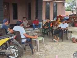 Obrolan Sederhana, Makna Luar Biasa, Babinsa Ramil 12 Cina Kodim 1407/Bone Rajut Kebersamaan Di Abbumpungeng