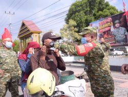 Antisipasi Paparan Asap Karhutla, Jajaran Kodim 1407/Bone Gelar Aksi Pembagian Masker