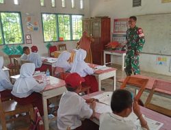 Perkuat Kepedulian Terhadap Pendidikan, Babinsa Ponre Kodim 1407/Bone Sambangi Siswa SD Negeri 196 Mattampae