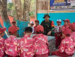 Bangun Karakter Lewat Keteladanan, Babinsa Ramil 20 Bontocani Kodim 1407/Bone Jalin Kebersamaan Dengan Siswa SD