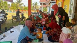 Bersama Menjaga Kesehatan, Babinsa Koramil 13 Sibulue Kodim 1407/Bone Hadiri Posyandu Tadang Palie