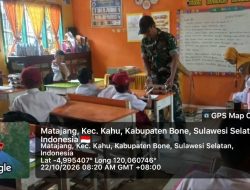 Dukung Kelancaran Program MBG, Babinsa Ramil 19-Kahu Kodim 1407/Bone Hadir Di Lingkungan Sekolah