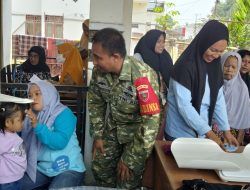 Babinsa Koramil 07/Tanete Riattang Kodim 1407/Bone Dampingi Pelaksanaan Posyandu Bongsai Di Kelurahan Biru
