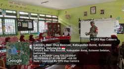 Peduli Pendidikan,  Babinsa Koramil 02 Dua Boccoe Kodim Bone Sambangi Siswa SD Inpres 12/79 Laccori